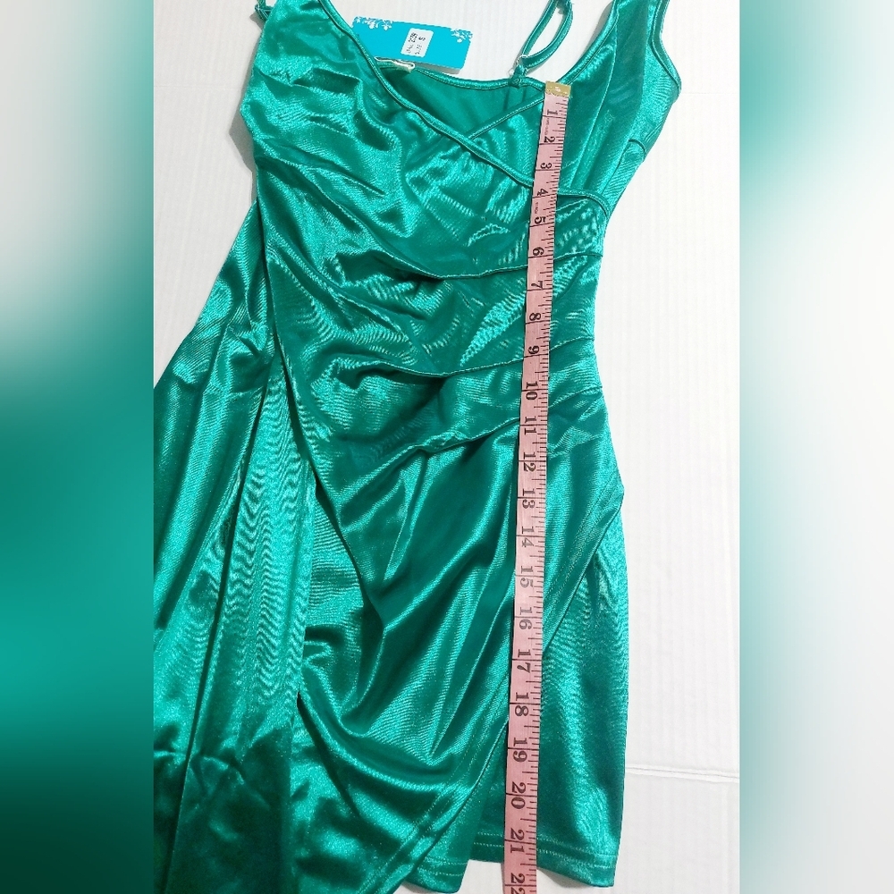 Emerald Green Satin Asymmetrical Mini Dress Ruched Side V Neck NWT Size Small - Picture 9 of 9